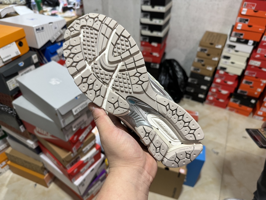 New Balance NB 1906R